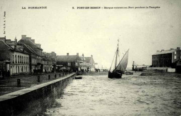 Port-en-Bessin-Huppain 11
